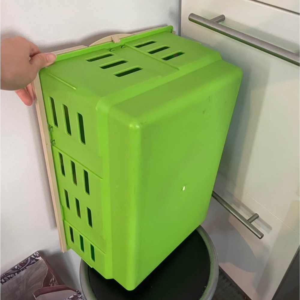 ❌SOLD❌ Catit Green & Tan Small Pet Travel Carrier (rabbit, rodents, bird) - Picture 4 of 8